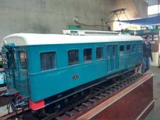 une maquette à grande échelle, conservée au musée de l'AMTUIR à Chelles, reproduisant la version d'origine