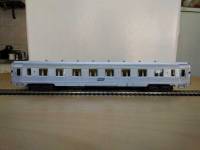 bogies repositionnés et intérieur aménagé sur une voiture Jouef