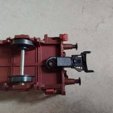 support d'attelage YD Models et attelage court Märklin