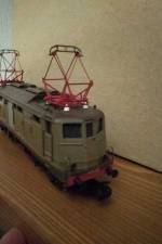 avec de nouveaux pantographes, plus conformes avec de nouveaux pantographes, plus conformes