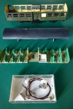 Remise en peinture de l'intérieur de la caisse, de la toiture et de l'aménagement intérieur + kit d'éclairage Fleischmann Remise en peinture de l'intérieur de la caisse, de la toiture et de l'aménagement intérieur + kit d'éclairage Fleischmann