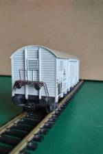 mise en place provisoire de la passerelle à une extrémité du wagon mise en place provisoire de la passerelle à une extrémité du wagon