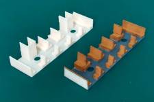 aménagement intérieur, en provenance de Modélisme-Collections, modifié : à gauche l'original, à droite après modification, couche d'apprêt et peinture aménagement intérieur, en provenance de Modélisme-Collections, modifié : à gauche l'original, à droite après modification, couche d'apprêt et peinture