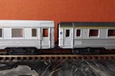 comparaison hauteurs entre voitures DEV Inox HOrnby-acHO, équipée de bogies Y20 RMA, et SMCF, équipée de bogies Y20 HOrnby acHO comparaison hauteurs entre voitures DEV Inox HOrnby-acHO, équipée de bogies Y20 RMA, et SMCF, équipée de bogies Y20 HOrnby acHO