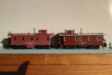 cabooses Athearn et Märklin côte à côte cabooses Athearn et Märklin côte à côte