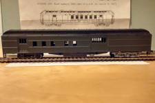 premier essai d'adaptation d'un nouveau bogie à 2 essieux : par rapport au plan, le nouveau bogie est décentré premier essai d'adaptation d'un nouveau bogie à 2 essieux : par rapport au plan, le nouveau bogie est décentré