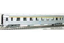 le modèle d'origine, à l'échelle en longueur mais avec des bogies décentrés le modèle d'origine, à l'échelle en longueur mais avec des bogies décentrés