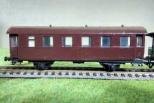 la voiture de 2e classe repeinte et intérieurement aménagée la voiture de 2e classe repeinte et intérieurement aménagée