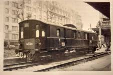 fourgon ex-KPEV reversé au parc de service sur les voies de la gare de l'Est à Paris - photo issue de l'ouvrage "L'épopée des locomotives Armistice 1918" de Jean Buchmann & Jean-Marc Dupuy fourgon ex-KPEV reversé au parc de service sur les voies de la gare de l'Est à Paris - photo issue de l'ouvrage "L'épopée des locomotives Armistice 1918" de Jean Buchmann & Jean-Marc Dupuy