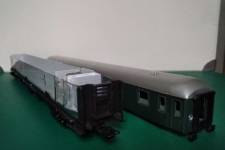 mise en place de l'aménagement intérieur et ouverture des optiques des feux de fin de convoi sur le fourgon mise en place de l'aménagement intérieur et ouverture des optiques des feux de fin de convoi sur le fourgon