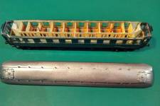 caisse et toiture repeintes, intérieur et aménagement décorés caisse et toiture repeintes, intérieur et aménagement décorés