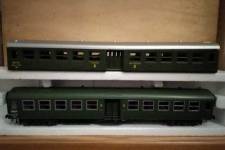 comparaison entre une caisse SMCF (au dessus) et la voiture Roco comparaison entre une caisse SMCF (au dessus) et la voiture Roco