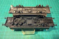 pose de supports d'essieux Hornby, le châssis des voitures FNM Rivarossi servant de gabarit pose de supports d'essieux Hornby, le châssis des voitures FNM Rivarossi servant de gabarit