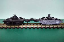 à gauche bogie Lima d'origine ; à droite bogie de remorque Sprague à gauche bogie Lima d'origine ; à droite bogie de remorque Sprague