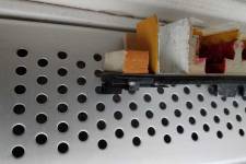 pose de boîtiers d'attelage court Roco, vissés au châssis et bloquant l'aménagement intérieur pose de boîtiers d'attelage court Roco, vissés au châssis et bloquant l'aménagement intérieur