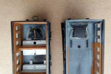 côte à côte, le système d'attelage court d'origine et le boîtier d'attelage court SYMOBA côte à côte, le système d'attelage court d'origine et le boîtier d'attelage court SYMOBA