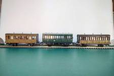 comparaison des trois véhicules, celui d'origine étant au centre comparaison des trois véhicules, celui d'origine étant au centre