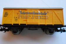 le modèle à la sortie de sa boîte le modèle à la sortie de sa boîte