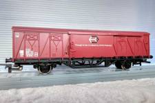 le modèle à la sortie de sa boîte le modèle à la sortie de sa boîte