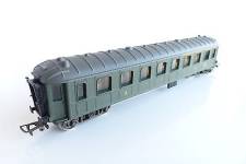 le modèle d'origine aux bogies Rivarossi proéminents le modèle d'origine aux bogies Rivarossi proéminents