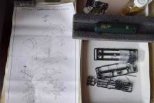 éléments du kit en cours de montage éléments du kit en cours de montage