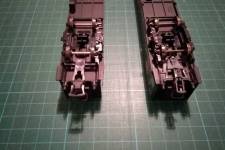 comparaison entre le système d'origine (attelage porté par le bogie), à gauche, et le nouveau (attelage solidaire du châssis), à droite comparaison entre le système d'origine (attelage porté par le bogie), à gauche, et le nouveau (attelage solidaire du châssis), à droite