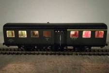 vérification du bon fonctionnement de l'éclairage d'une mixte 1-2e classe quasiment terminée vérification du bon fonctionnement de l'éclairage d'une mixte 1-2e classe quasiment terminée